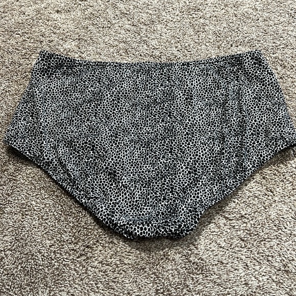 Freya Run Wild Retro High Waist bikini bottom. Large. - Picture 2 of 2